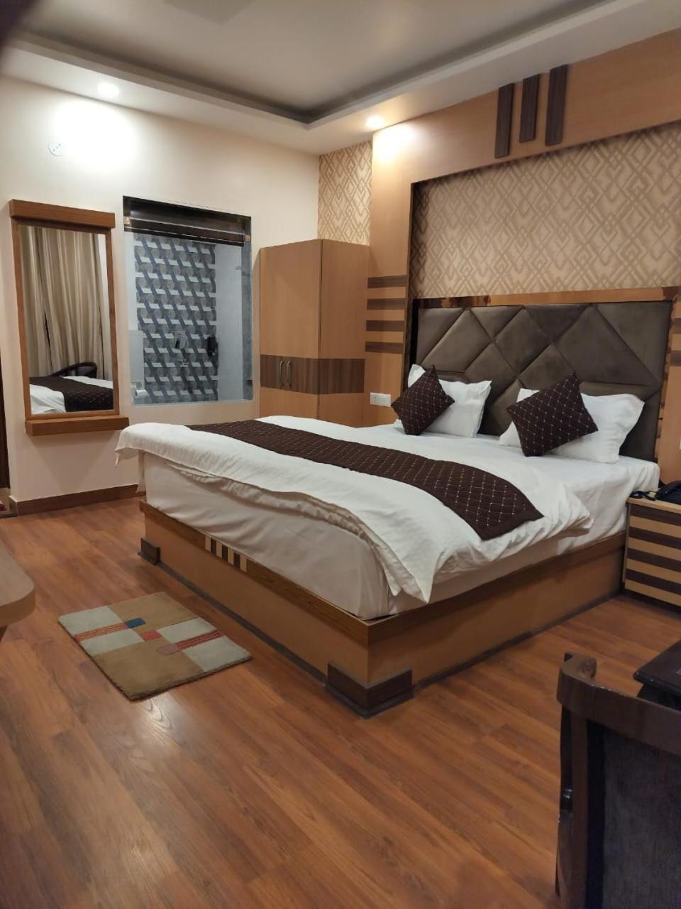 Summer Hill Resort Chail Esterno foto