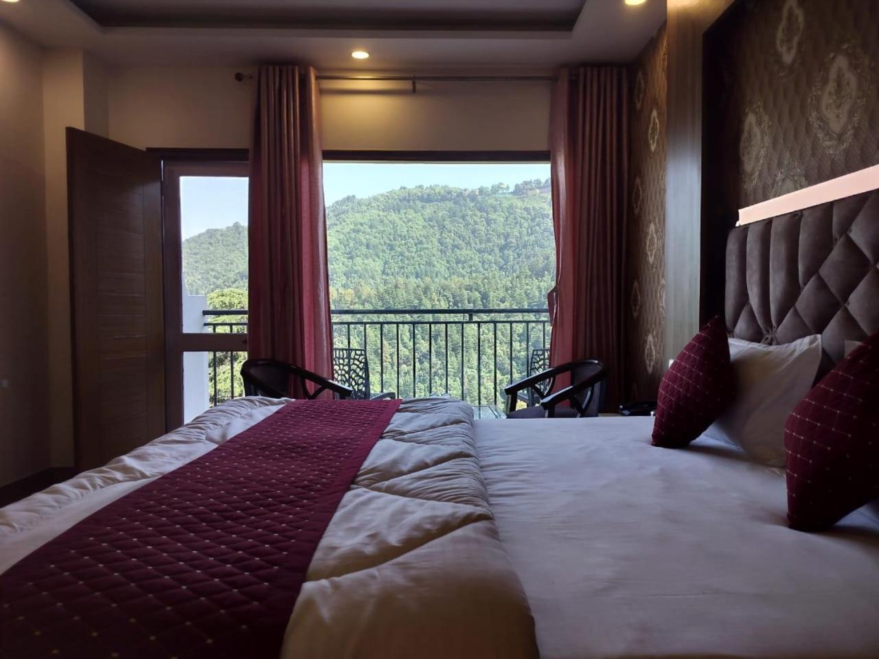 Summer Hill Resort Chail Esterno foto