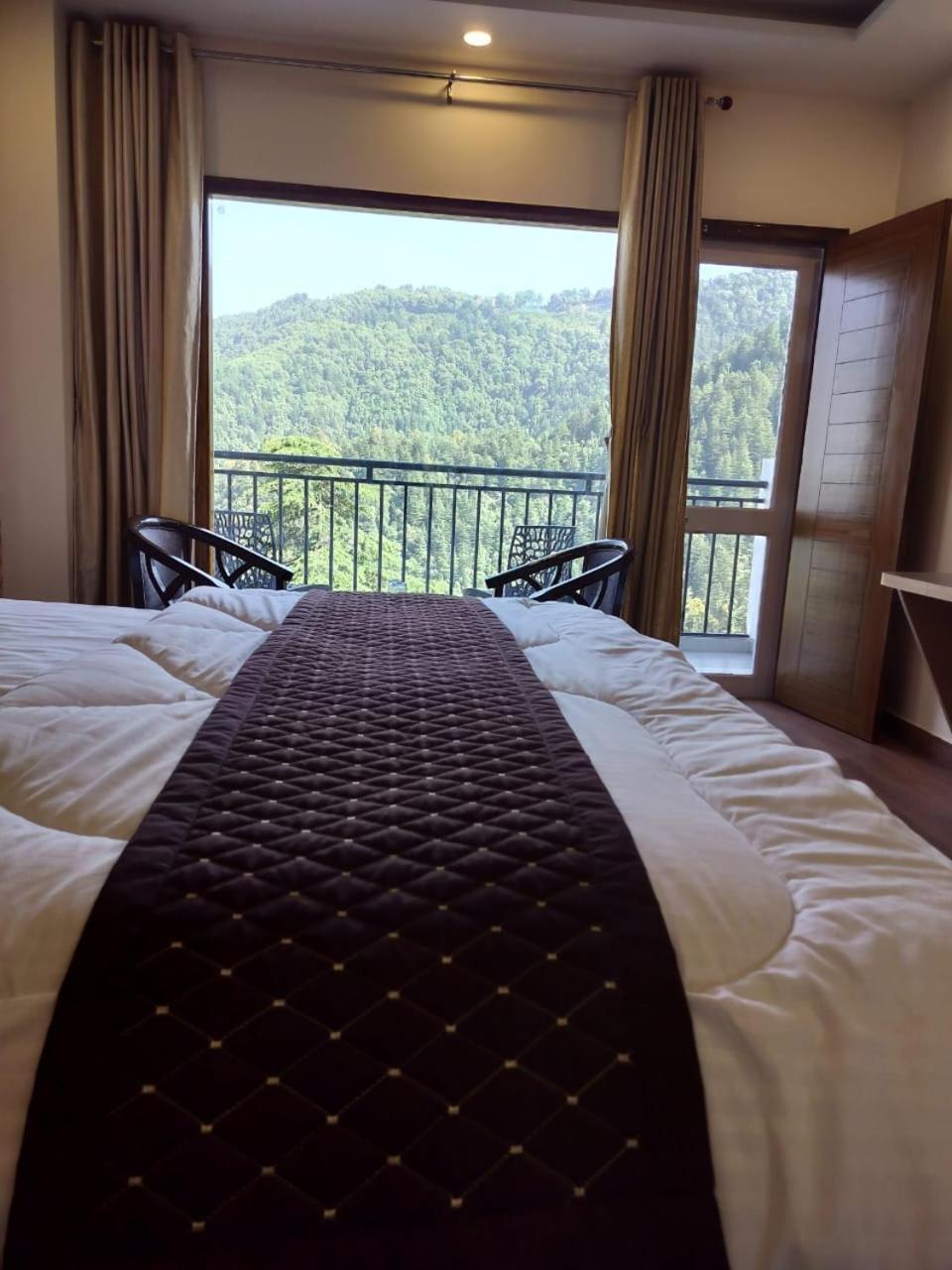 Summer Hill Resort Chail Esterno foto
